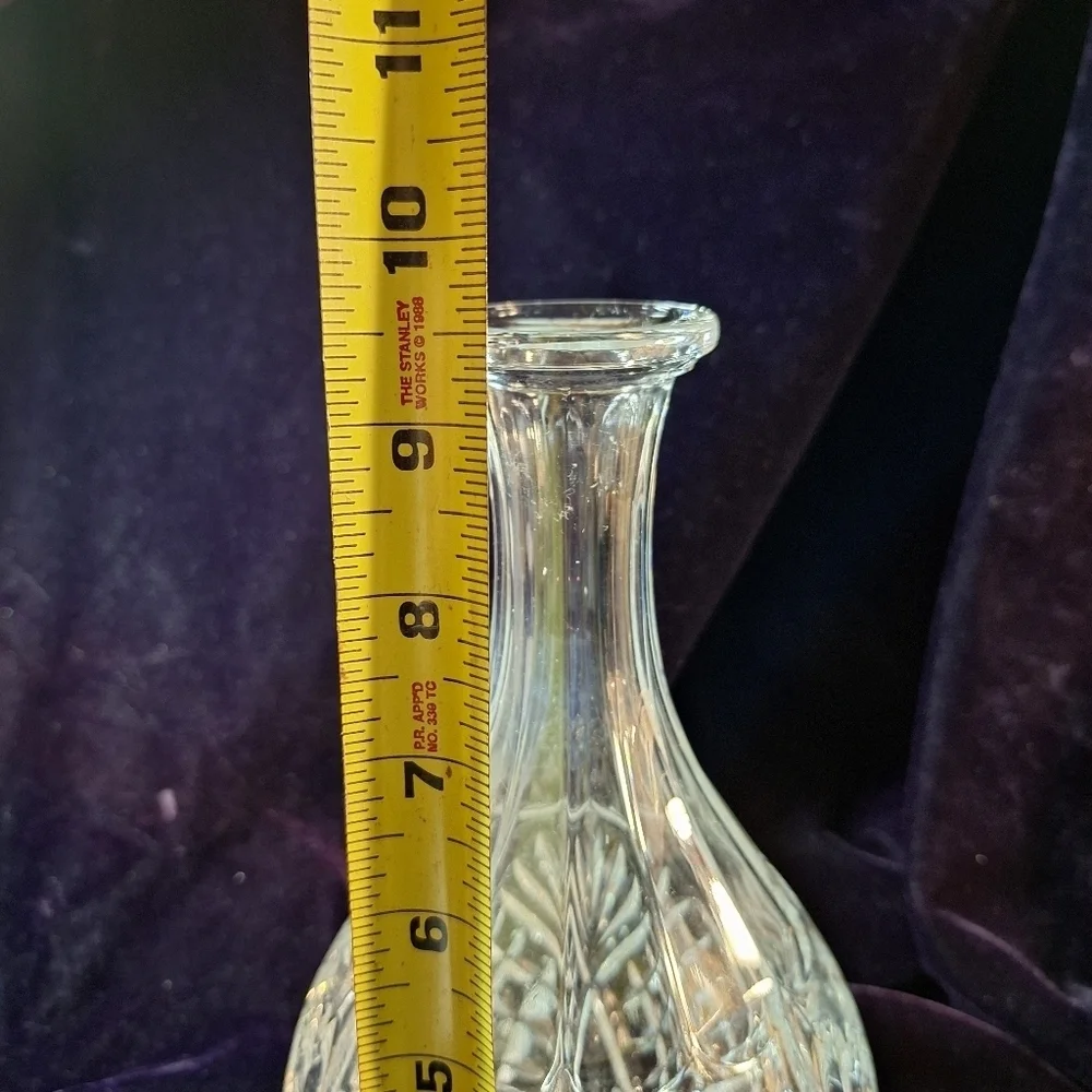 Gorgeous Lead Crystal Glass Decanter W/Stopper